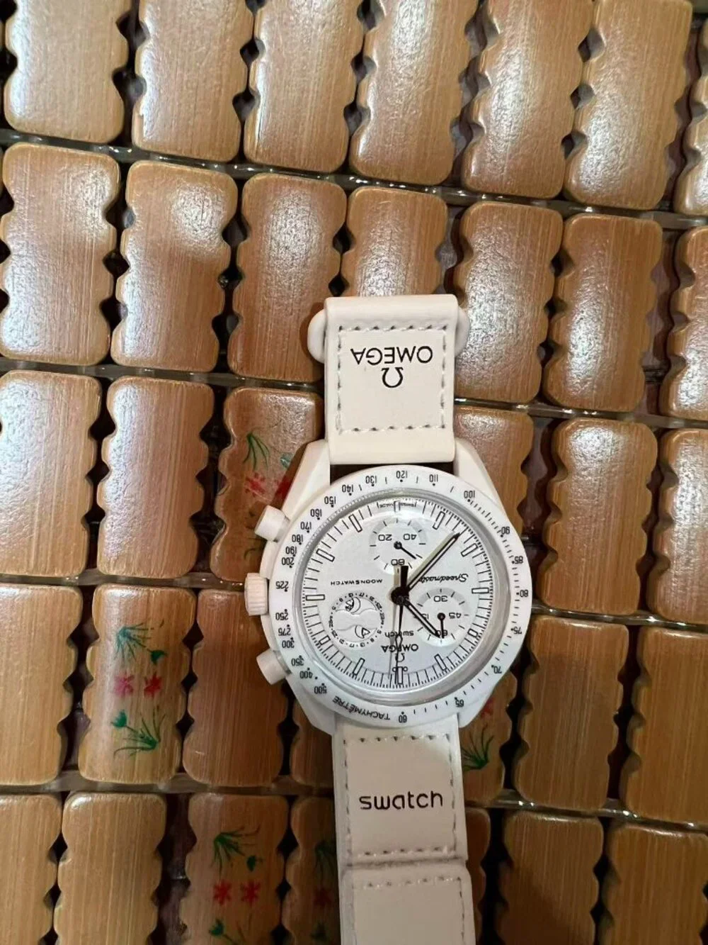 Swatch Omega Bioceramic Moonswatch Mission To Moonphase Snoopy White
